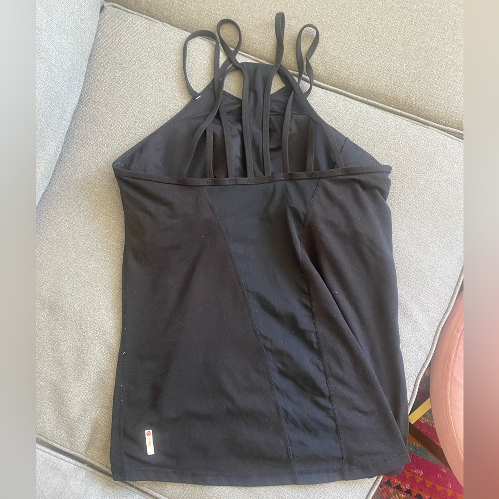 ZELLA TOP WITH CRISSCROSS STRAPS